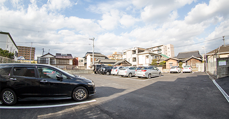 裏の駐車場のご案内